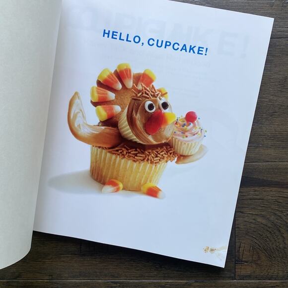 Hello, Cupcake! Book - Picture 3 of 7
